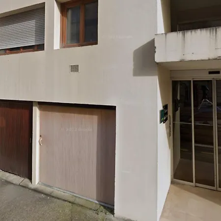 Jungle Saintaise - Coeur De Ville, Calme, Tv 4k, Fibre, Netflix, Parking Surveille Qpark 150m Apartamento