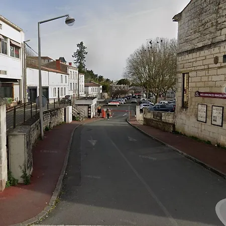 Jungle Saintaise - Coeur De Ville, Calme, Tv 4k, Fibre, Netflix, Parking Surveille Qpark 150m * Saintes